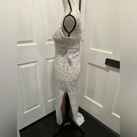 NWT WINDSOR WEDDING PROM COCKTAIL HIGH SIDE SLIT NUDE AND WHITE LACE GOWN - Picture 7 of 11